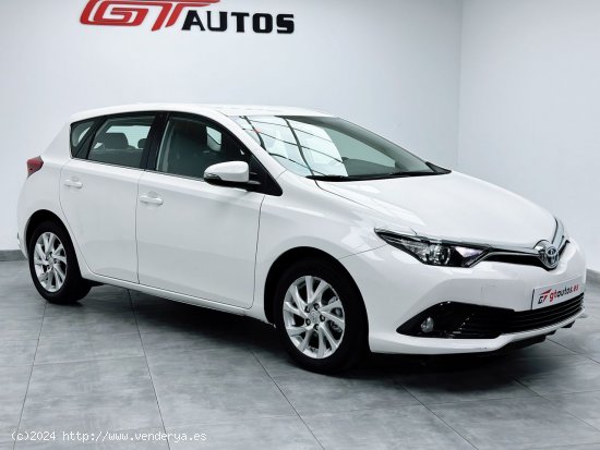 Toyota Auris 1.8 Hybrid Active 136cv - Málaga