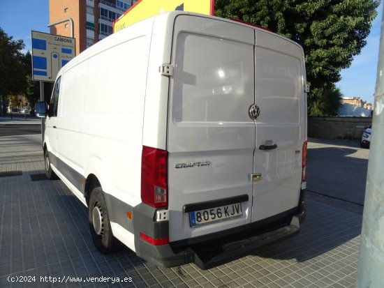 Volkswagen Crafter 2.0 TDI L3H2 - Viladecans