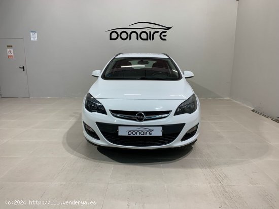 Opel Astra 1.4 Turbo GLP Business ST - Sada