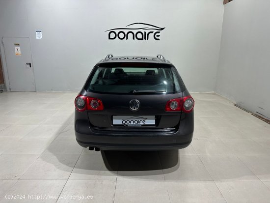 Volkswagen Passat Variant 2.0 TDI 140cv Advance - Sada