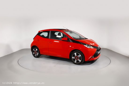 Toyota Aygo 1.0 VVT-I X-WAVE 5P - 