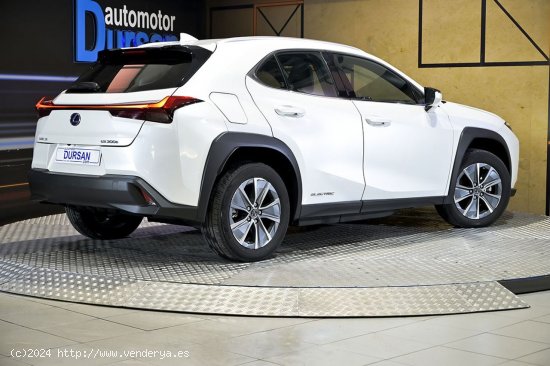 Lexus UX   300e Business - 