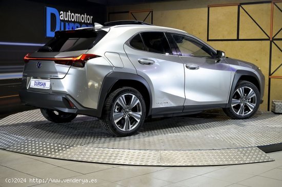 Lexus UX   300e Executive - 