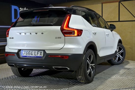 Volvo XC40   2.0 D3 RDesign Auto - 