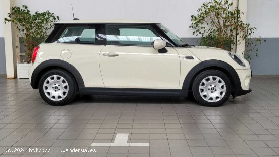 MINI Cooper One First - Olias del Rey