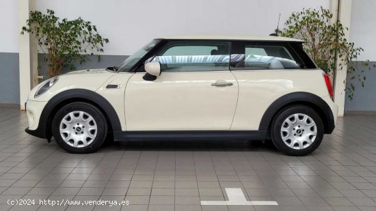 MINI Cooper One First - Olias del Rey