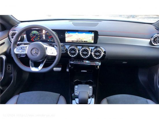 Mercedes CLA CLA 200 D DCT - Pinto