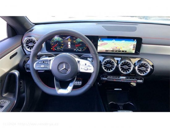 Mercedes CLA CLA 200 D DCT - Pinto