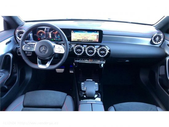 Mercedes CLA CLA 200 D DCT - Pinto