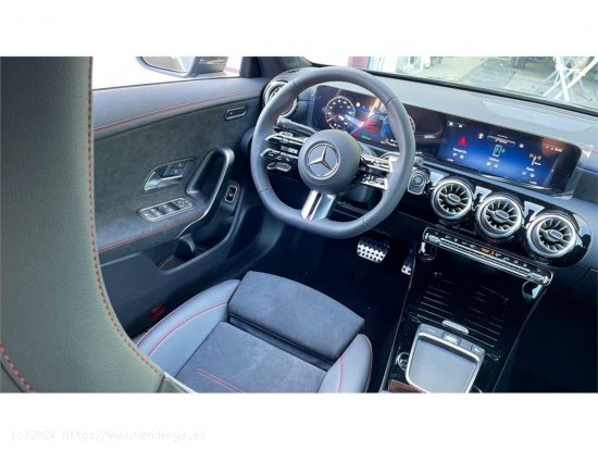 Mercedes CLA CLA 200 D DCT - Pinto