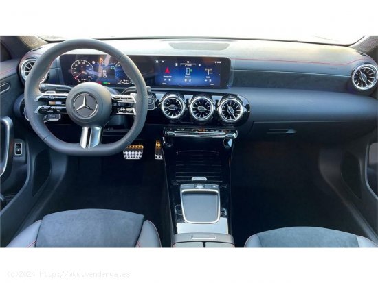 Mercedes CLA CLA 200 D DCT - Pinto