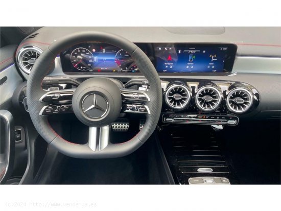 Mercedes CLA CLA 200 D DCT - Pinto