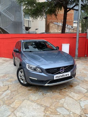 Volvo V60 Cross Country 2.0 D3 Plus - Sabadell