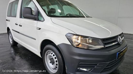 Volkswagen Caddy KOMBI PRO 2.0TDI 75CV 5PLAZAS ESTA NUEVA - Badajoz