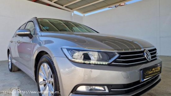 Volkswagen Passat Variant 2.0TDI 150CV  ESTA NUEVO - Badajoz