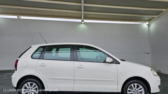 Volkswagen Polo 1400TDI 80CV  ESTA NUEVO - Badajoz