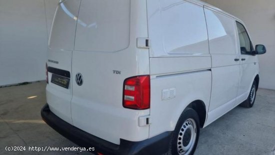 Volkswagen Transporter 2.0TDI 102CV 3 PLAZAS CAJONERIA TALLER - Badajoz