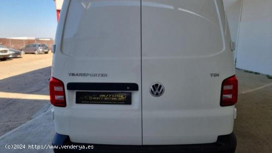 Volkswagen Transporter 2.0TDI 102CV 3 PLAZAS CAJONERIA TALLER - Badajoz