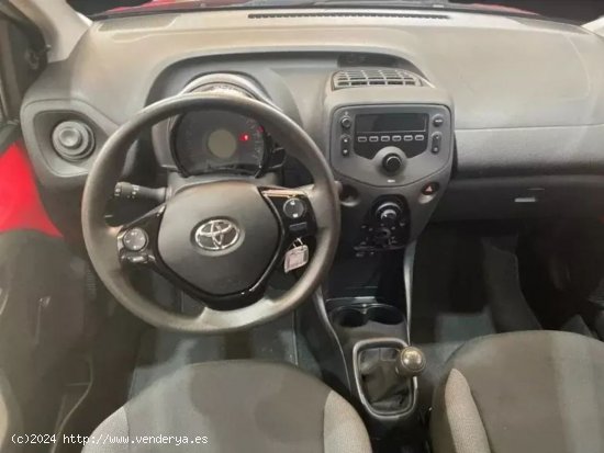 Toyota Aygo 1.0 70 x-play - Coslada