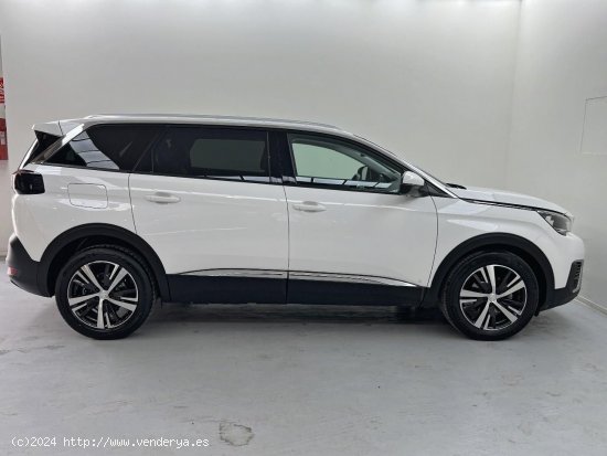 Peugeot 5008 1.2L PURETECH 96KW (130CV) S&S ALLURE - Sevilla