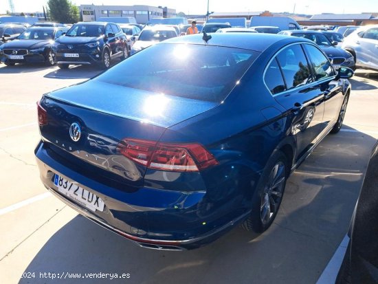 Volkswagen Passat R-LINE 2.0 TDI 150CV AT7 E6DT - Sevilla