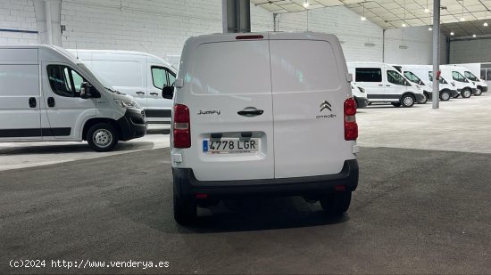 Citroën Jumpy DOBLE CABINA ABATIBLE TALLA M 2.0 BLUEHDI 120CV - Lugo