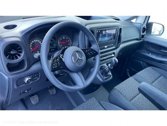 Mercedes Vito 110CDI 75kW furgón Pro larga - 