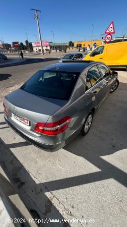 Mercedes Clase E 250 Blue Efficiency Avantgarde nacional con libro - Numancia de la Sagra