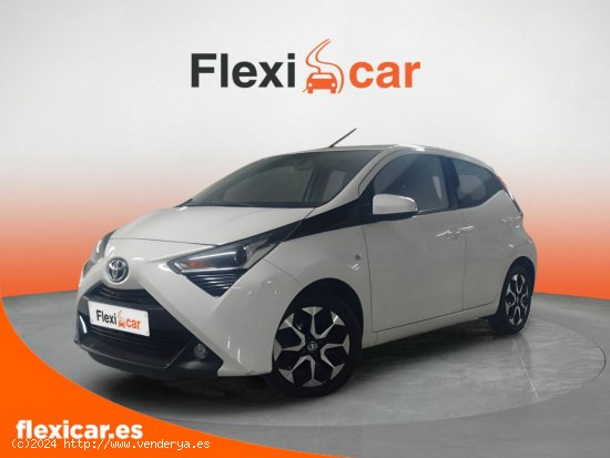 Toyota Aygo 1.0 70 x-play - Alicante