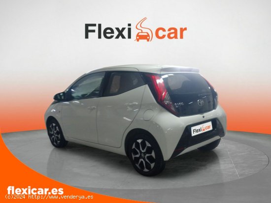 Toyota Aygo 1.0 70 x-play - Alicante