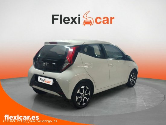 Toyota Aygo 1.0 70 x-play - Alicante