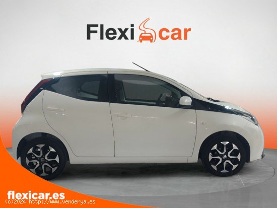 Toyota Aygo 1.0 70 x-play - Alicante