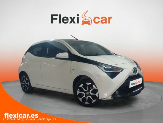 Toyota Aygo 1.0 70 x-play - Alicante