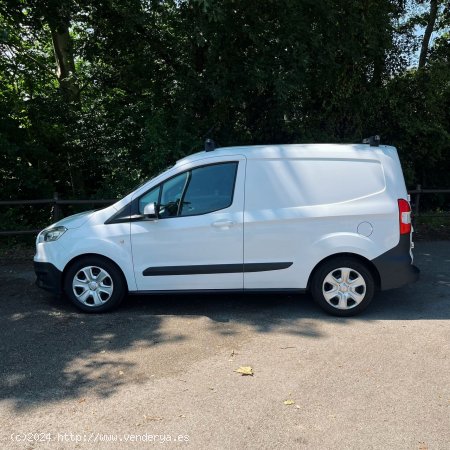 Ford Transit Courier 1.0 ECOBOOST 100CV - Sant Celoni