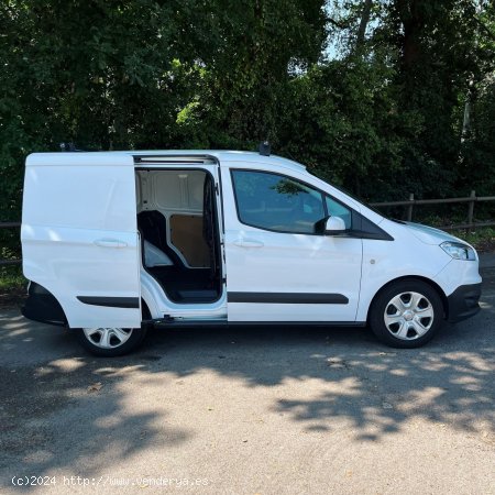 Ford Transit Courier 1.0 ECOBOOST 100CV - Sant Celoni