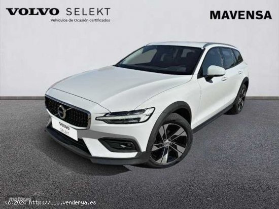 Volvo V 60 V60 Cross Country Pro, B4 AWD mild hybrid de 2021 con 126.767 Km por 34.700 EUR. en Badaj