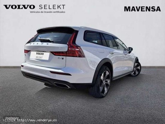 Volvo V 60 V60 Cross Country Pro, B4 AWD mild hybrid de 2021 con 126.767 Km por 34.700 EUR. en Badaj