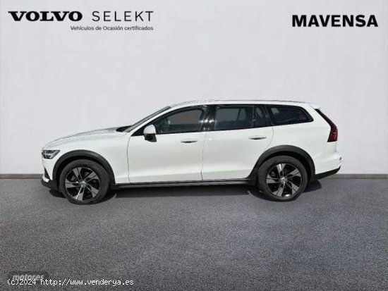 Volvo V 60 V60 Cross Country Pro, B4 AWD mild hybrid de 2021 con 126.767 Km por 34.700 EUR. en Badaj