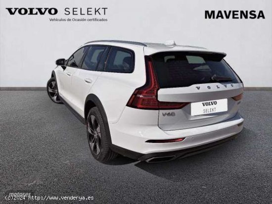 Volvo V 60 V60 Cross Country Pro, B4 AWD mild hybrid de 2021 con 126.767 Km por 34.700 EUR. en Badaj