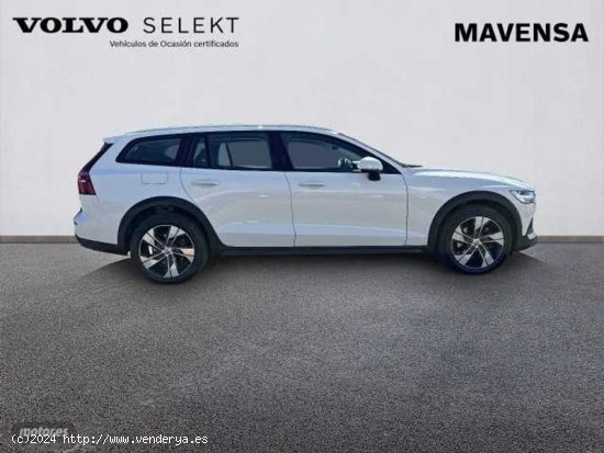 Volvo V 60 V60 Cross Country Pro, B4 AWD mild hybrid de 2021 con 126.767 Km por 34.700 EUR. en Badaj