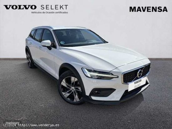 Volvo V 60 V60 Cross Country Pro, B4 AWD mild hybrid de 2021 con 126.767 Km por 34.700 EUR. en Badaj