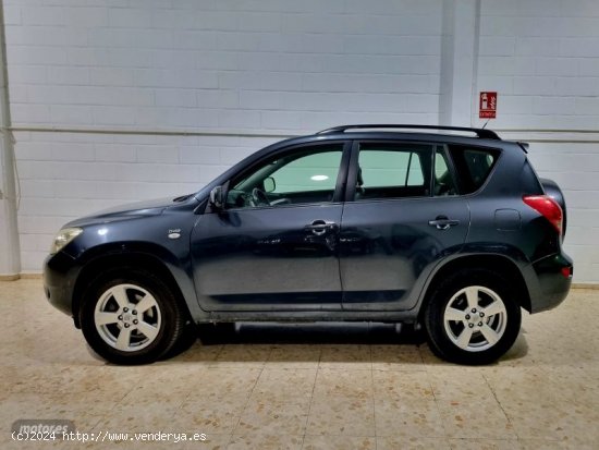 Toyota RAV 4 D4d executive de 2007 con 268.000 Km por 8.500 EUR. en Sevilla