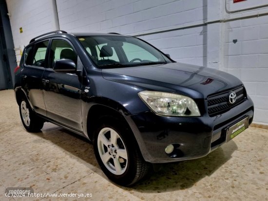 Toyota RAV 4 D4d executive de 2007 con 268.000 Km por 8.500 EUR. en Sevilla