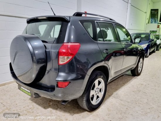 Toyota RAV 4 D4d executive de 2007 con 268.000 Km por 8.500 EUR. en Sevilla