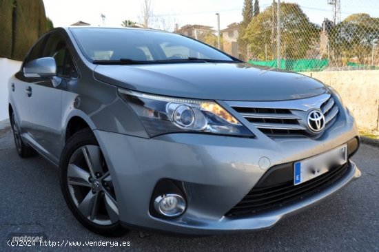  Toyota Avensis 2.0 D NAVI DVD-KLIMATIZADOR A/C-LLANTAS 17