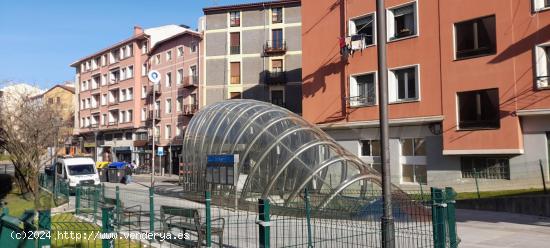 Venta de local comercial en Uribarri - VIZCAYA