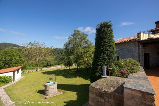 CASA CON AMPLIA PARCELA EN LABARCES - CANTABRIA