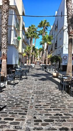 ALQUILER DE APARTAMENTO REFORMADO A ESTRENAR - CADIZ