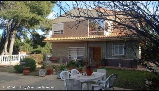 Se vende chalet en la mejor zona de calicanto - VALENCIA