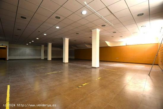 LOCAL COMERCIAL DE 383 M2, EN ALQUILER, EN EL CENTRO DE SANTA MARÍA DEL ÁGUILA - ALMERIA